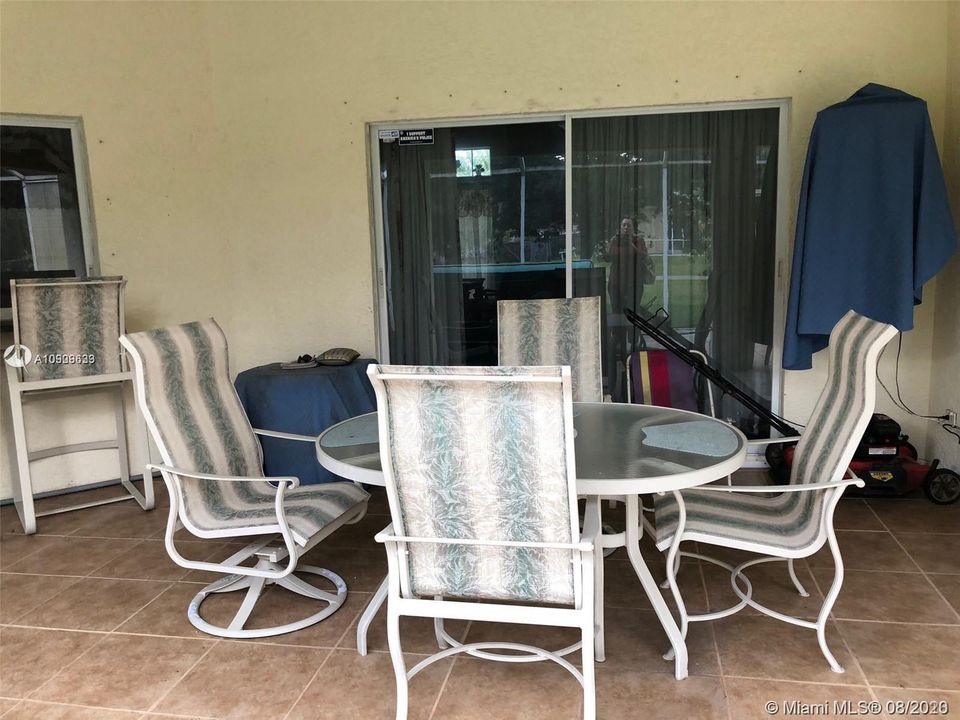 Vendido Recientemente: $240,000 (3 camas, 2 baños, 2005 Pies cuadrados)