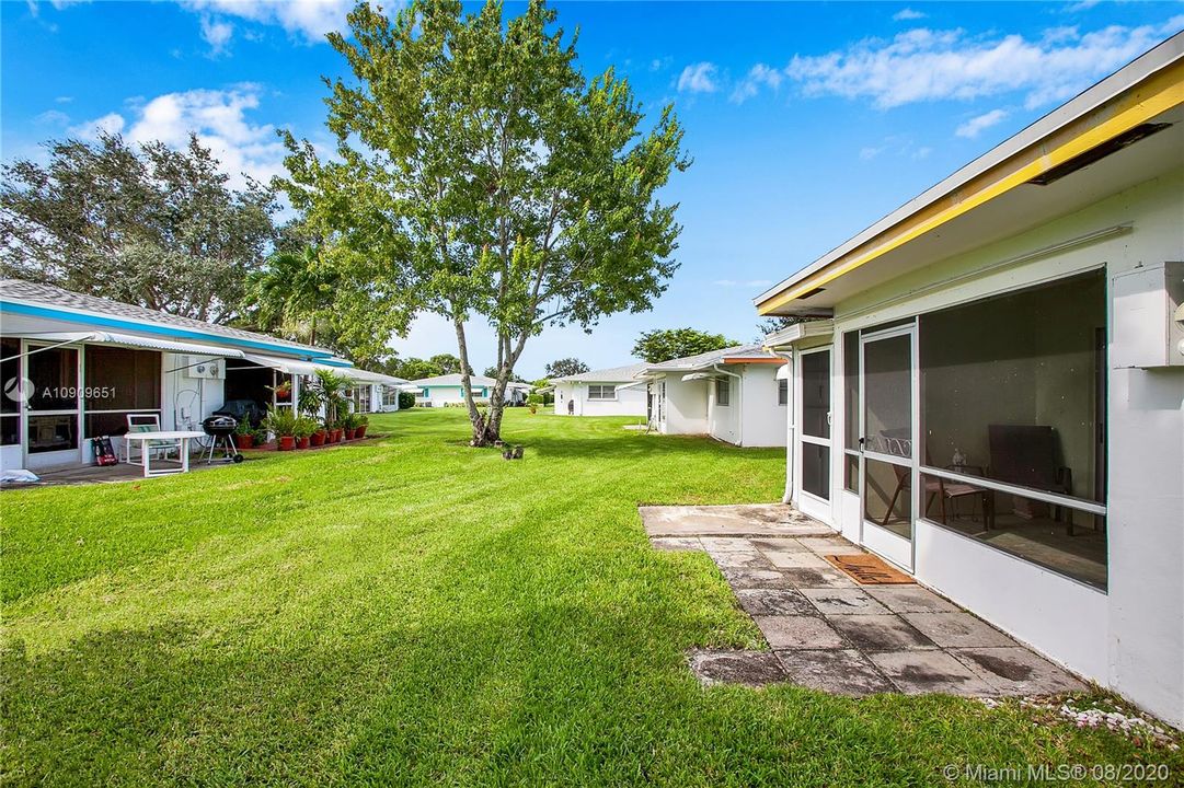 Recently Sold: $149,900 (2 beds, 2 baths, 1065 Square Feet)