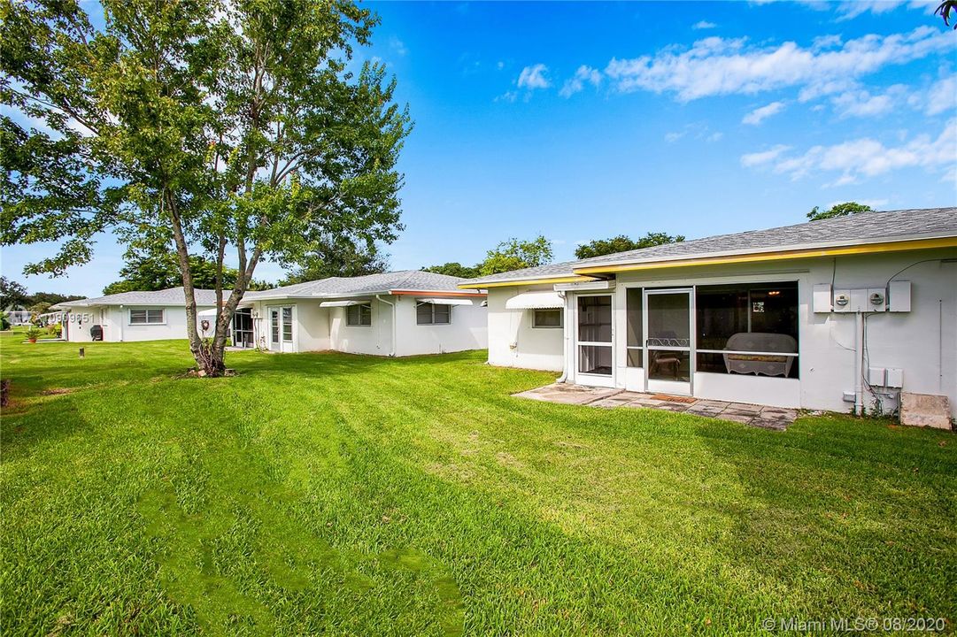 Recently Sold: $149,900 (2 beds, 2 baths, 1065 Square Feet)