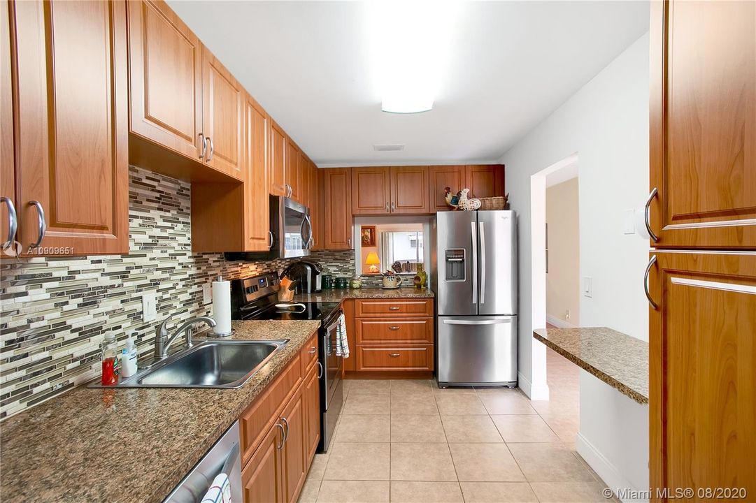 Recently Sold: $149,900 (2 beds, 2 baths, 1065 Square Feet)