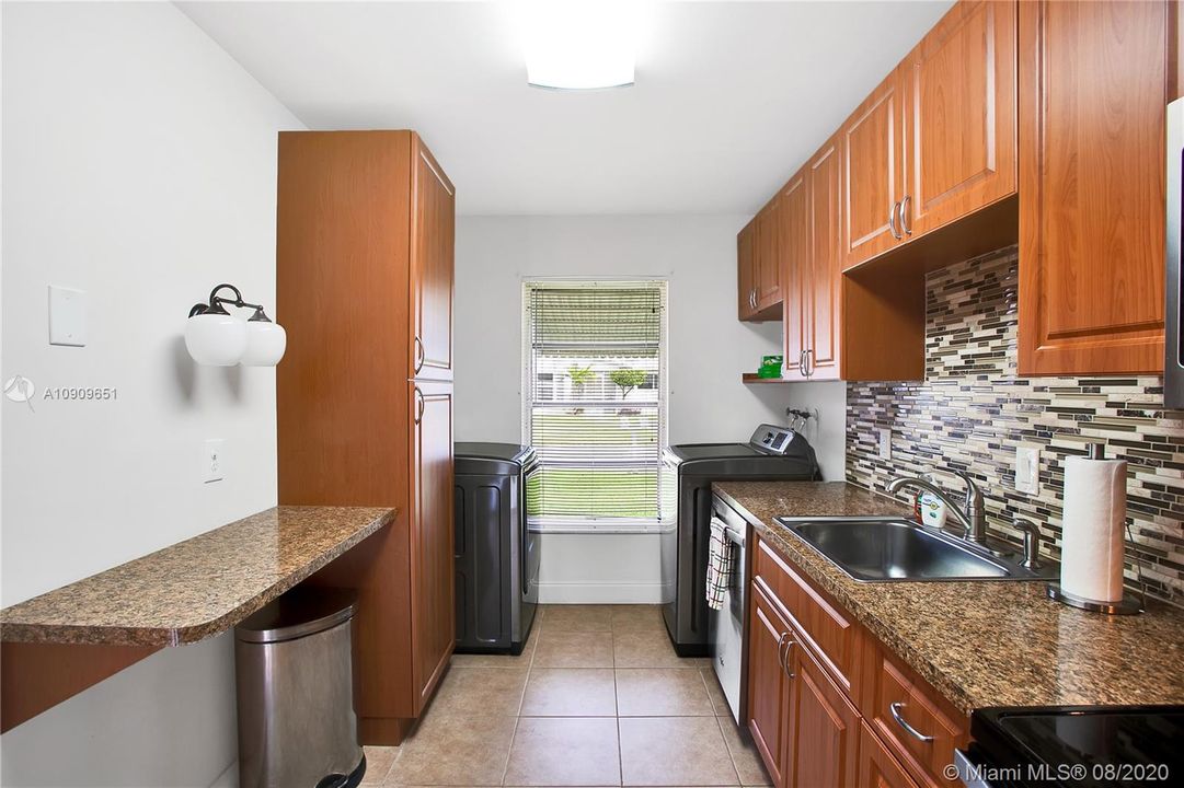 Recently Sold: $149,900 (2 beds, 2 baths, 1065 Square Feet)