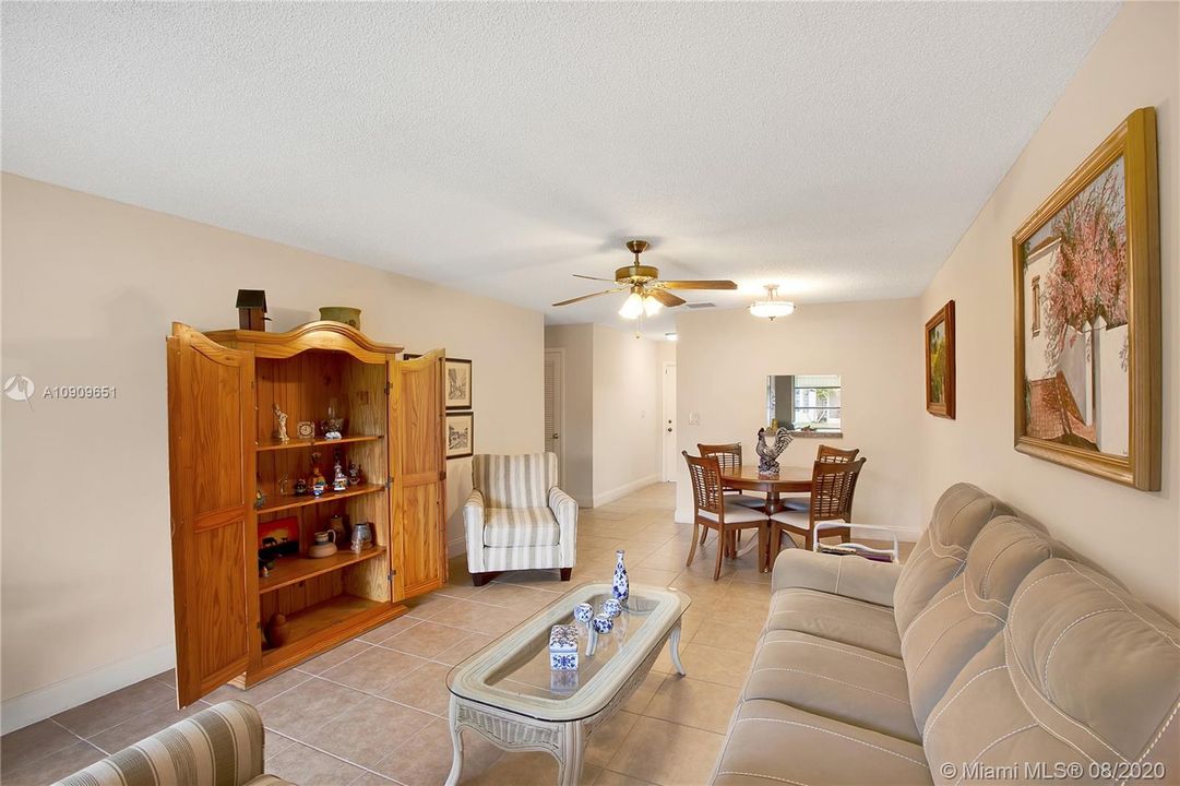Recently Sold: $149,900 (2 beds, 2 baths, 1065 Square Feet)