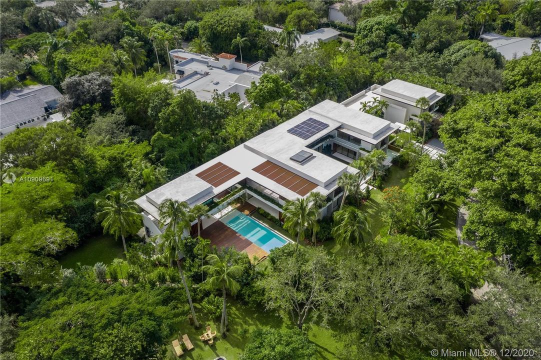 Recently Sold: $12,950,000 (6 beds, 7 baths, 10264 Square Feet)