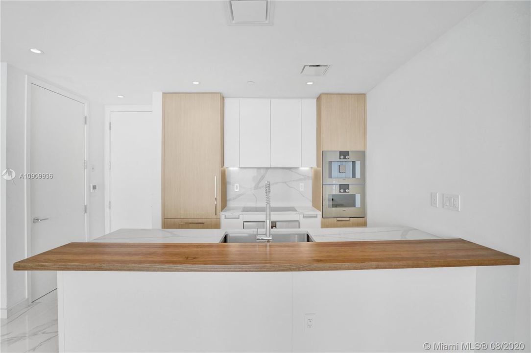 Недавно арендовано: $10,000 (2 спален, 2 ванн, 0 Квадратных фут)