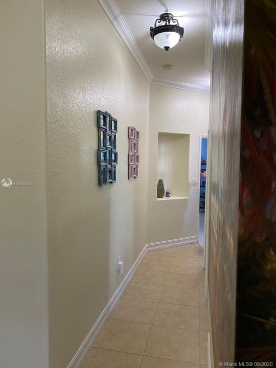 Vendido Recientemente: $545,500 (4 camas, 3 baños, 2424 Pies cuadrados)