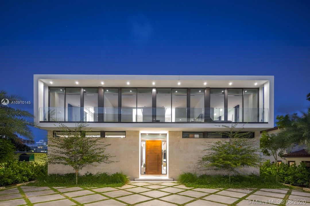Recently Sold: $13,400,000 (7 beds, 8 baths, 7250 Square Feet)