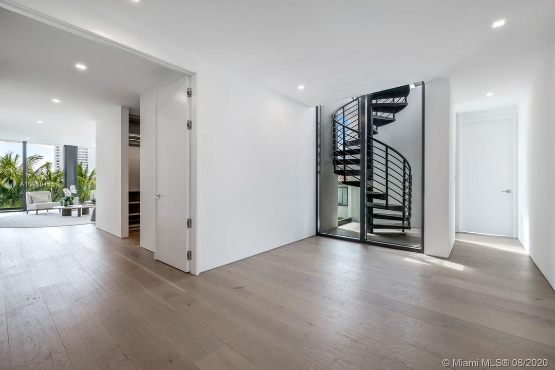 Recently Sold: $13,400,000 (7 beds, 8 baths, 7250 Square Feet)