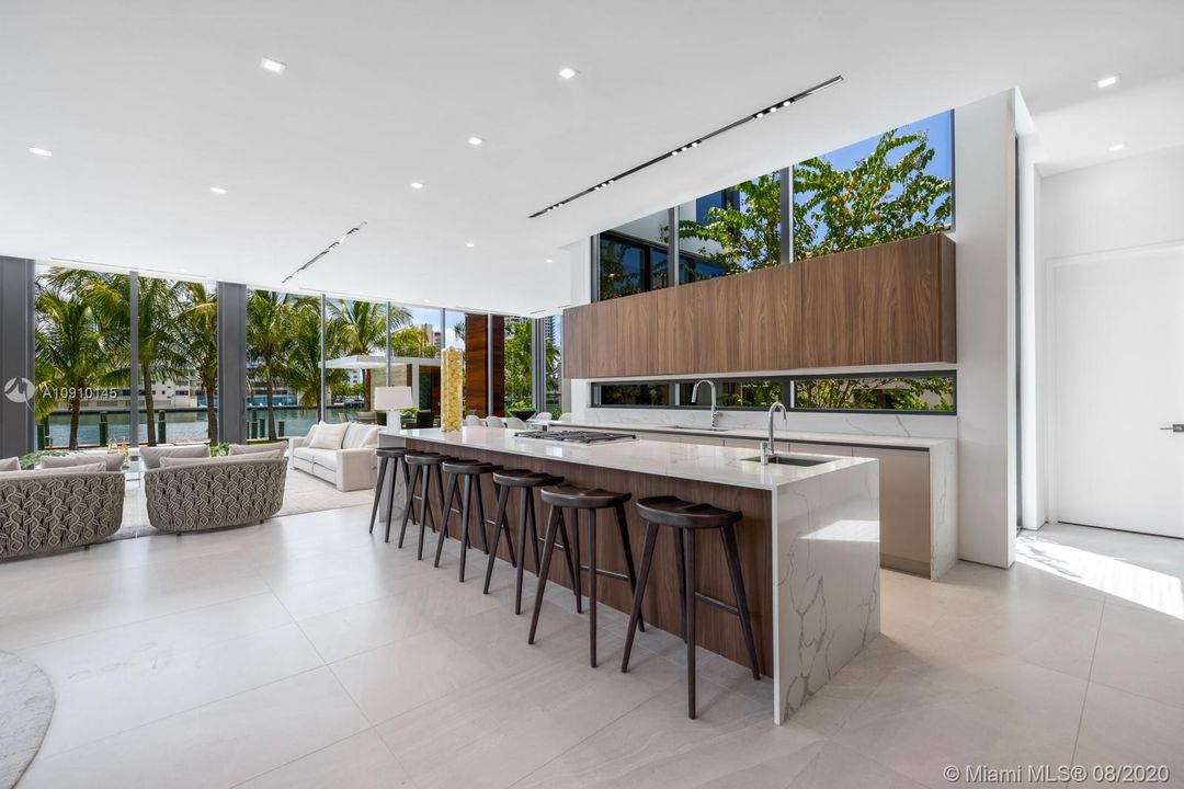 Recently Sold: $13,400,000 (7 beds, 8 baths, 7250 Square Feet)