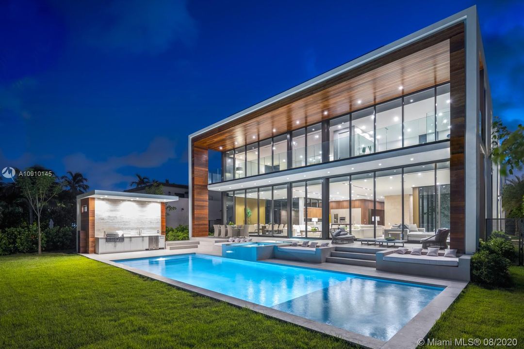 Recently Sold: $13,400,000 (7 beds, 8 baths, 7250 Square Feet)