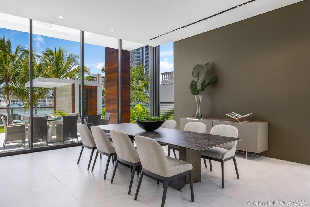 Recently Sold: $13,400,000 (7 beds, 8 baths, 7250 Square Feet)