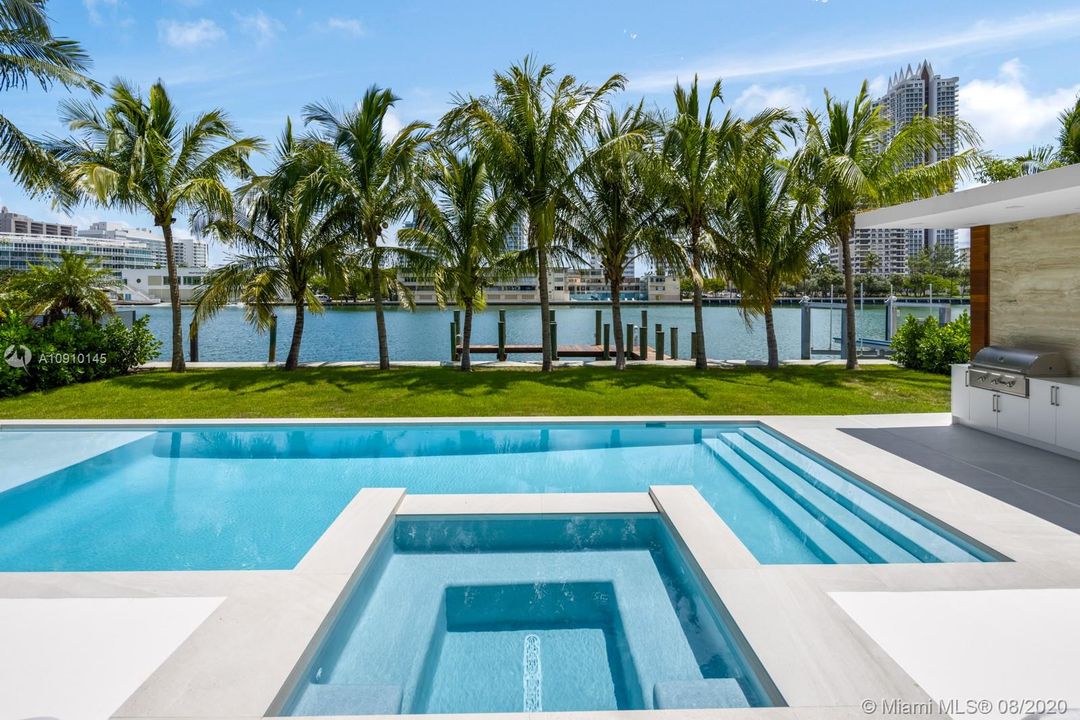 Recently Sold: $13,400,000 (7 beds, 8 baths, 7250 Square Feet)