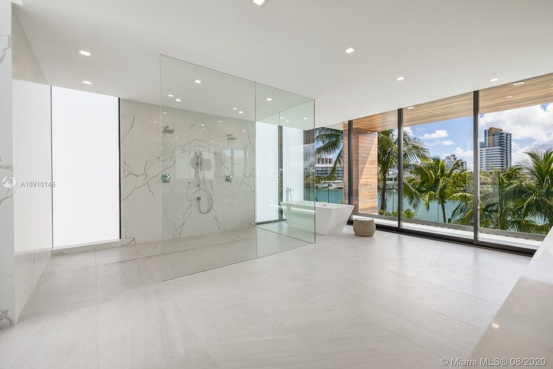 Recently Sold: $13,400,000 (7 beds, 8 baths, 7250 Square Feet)