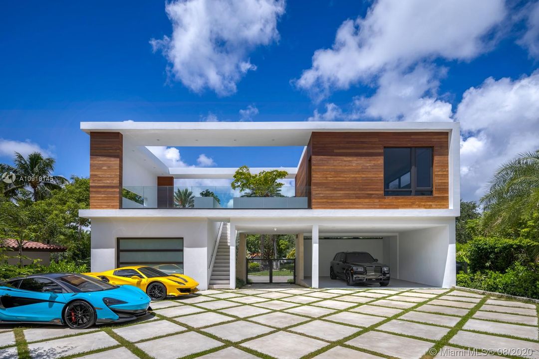 Recently Sold: $13,400,000 (7 beds, 8 baths, 7250 Square Feet)