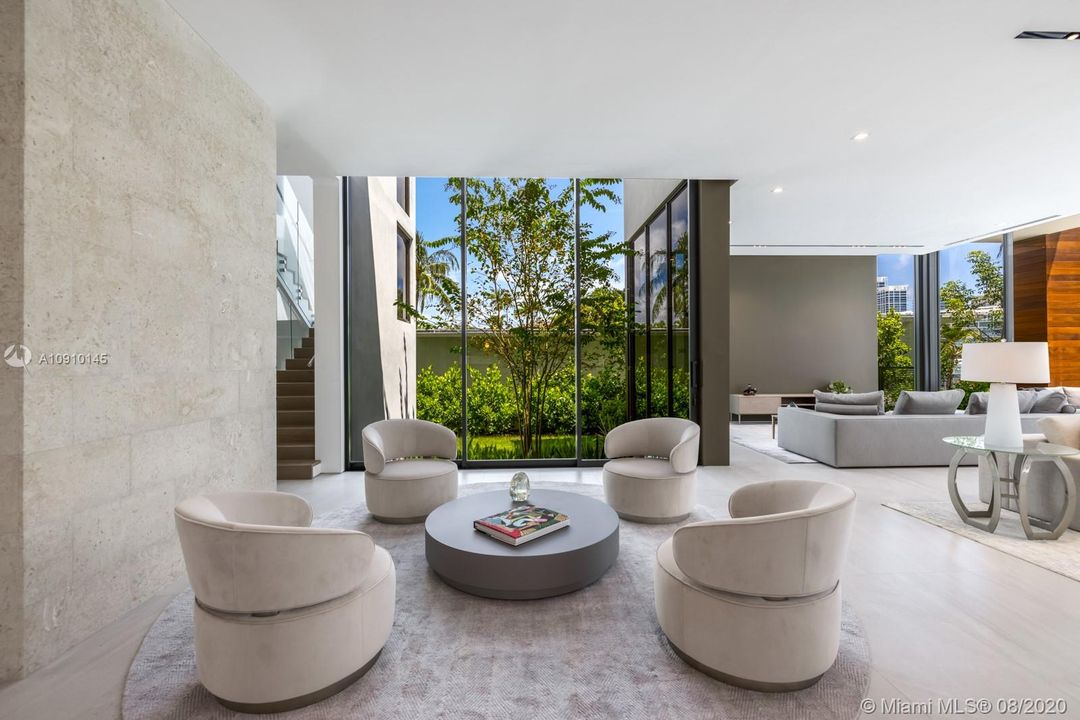 Recently Sold: $13,400,000 (7 beds, 8 baths, 7250 Square Feet)