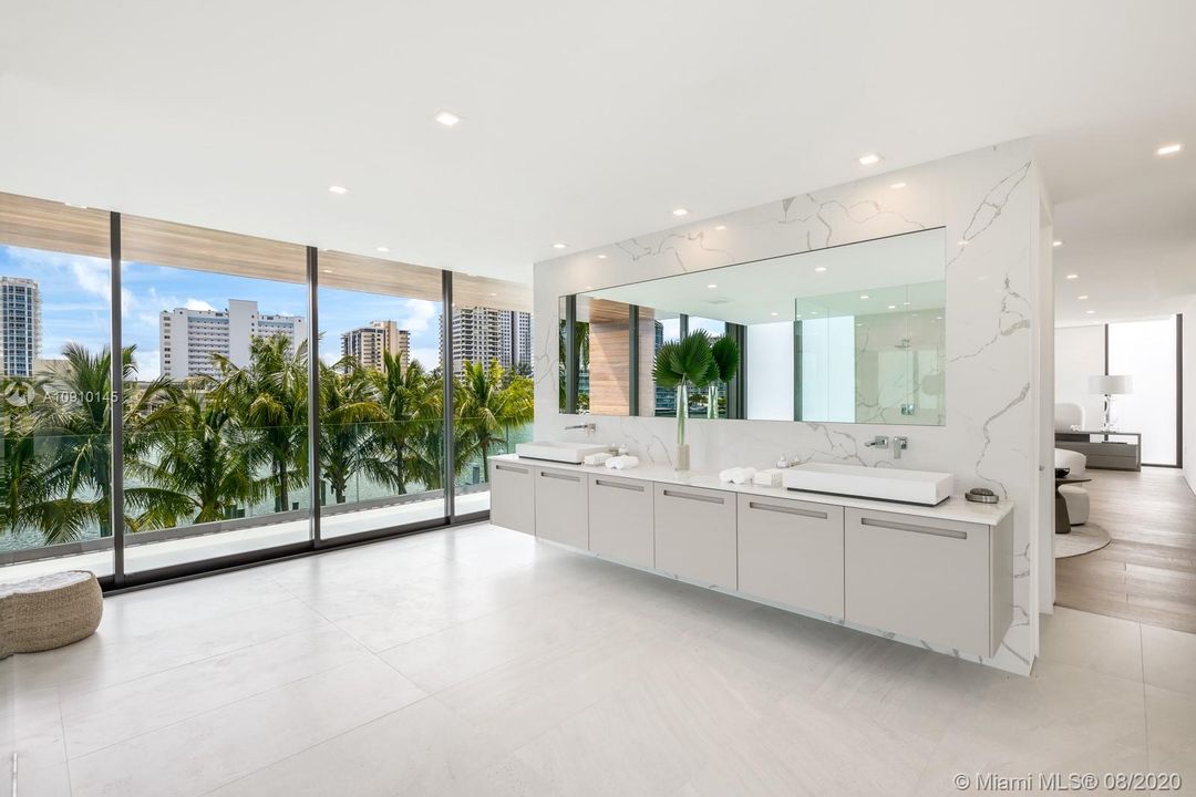 Recently Sold: $13,400,000 (7 beds, 8 baths, 7250 Square Feet)