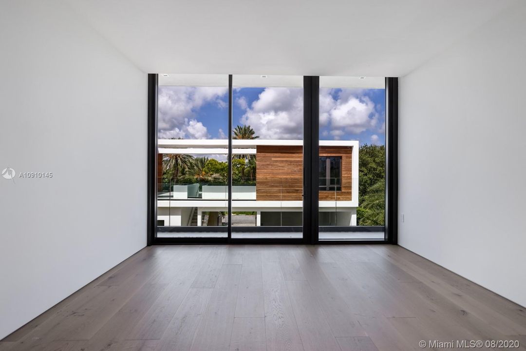 Recently Sold: $13,400,000 (7 beds, 8 baths, 7250 Square Feet)