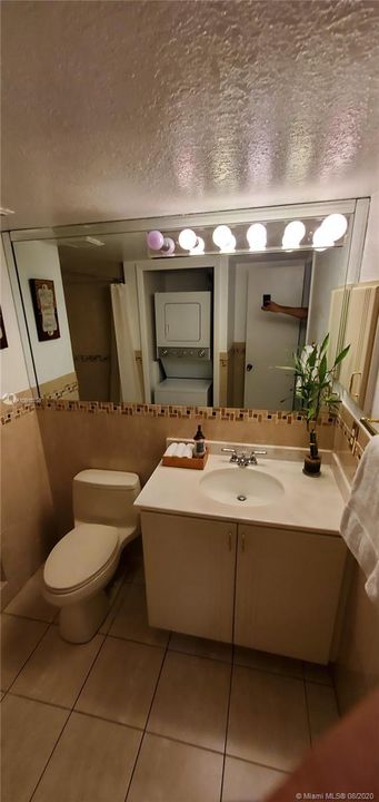 最近租的: $2,200 (2 贝兹, 2 浴室, 1580 平方英尺)
