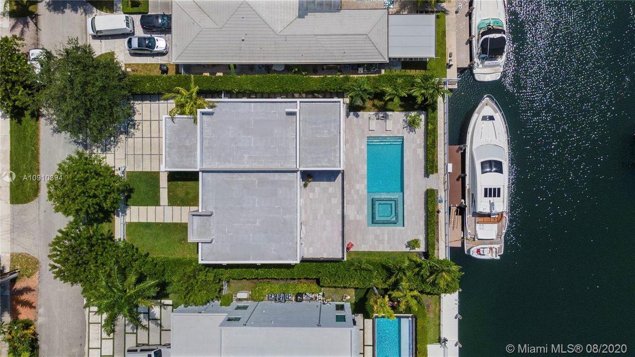 Recently Sold: $2,800,000 (4 beds, 5 baths, 3748 Square Feet)
