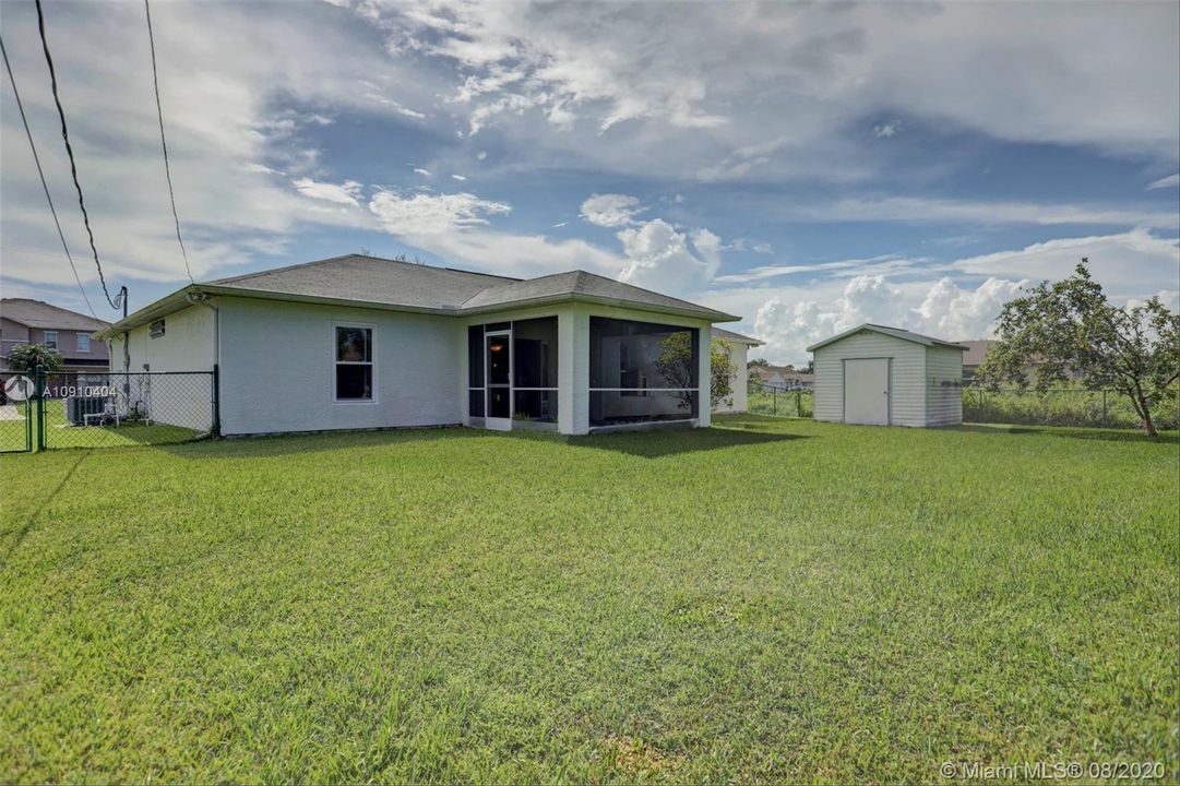 Recently Sold: $239,000 (3 beds, 2 baths, 1376 Square Feet)