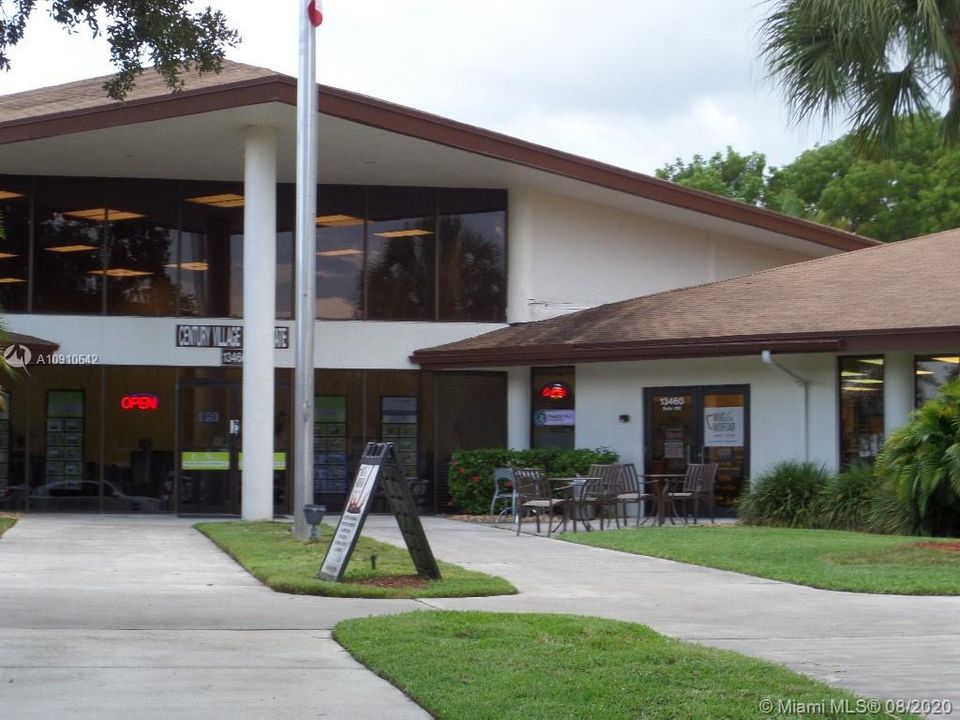 Vendido Recientemente: $94,900 (1 camas, 1 baños, 811 Pies cuadrados)