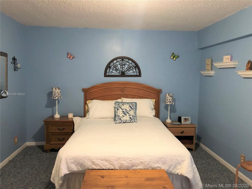 Vendido Recientemente: $94,900 (1 camas, 1 baños, 811 Pies cuadrados)