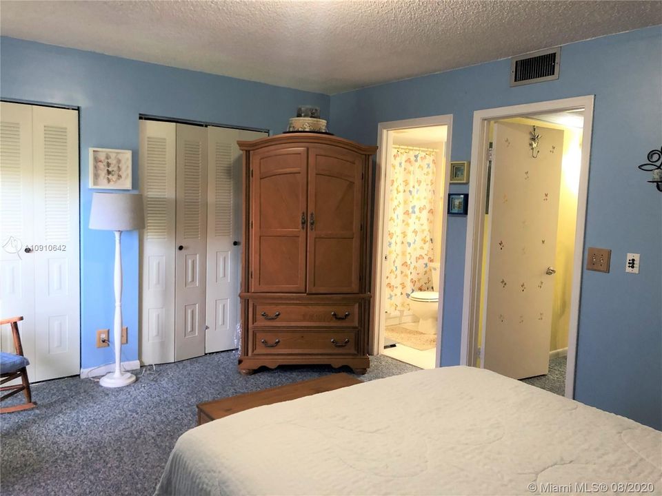 Vendido Recientemente: $94,900 (1 camas, 1 baños, 811 Pies cuadrados)