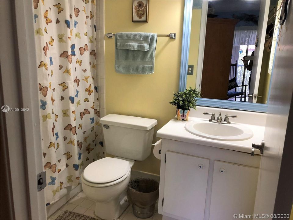 Vendido Recientemente: $94,900 (1 camas, 1 baños, 811 Pies cuadrados)