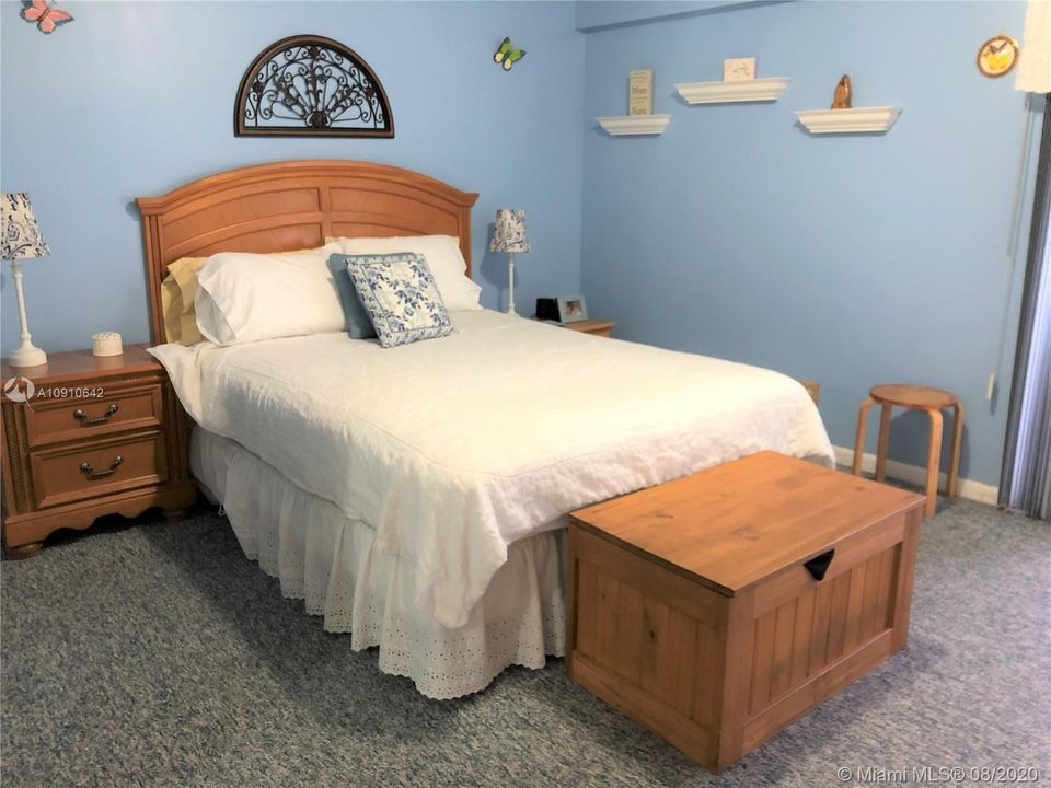 Vendido Recientemente: $94,900 (1 camas, 1 baños, 811 Pies cuadrados)