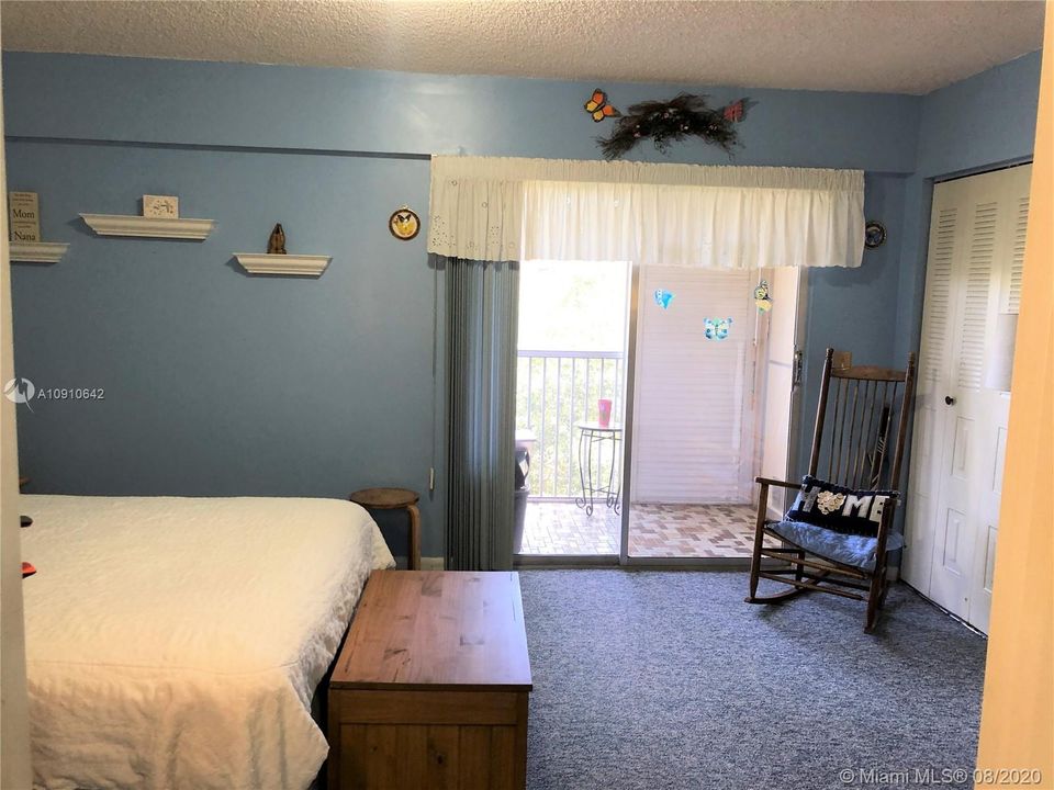 Vendido Recientemente: $94,900 (1 camas, 1 baños, 811 Pies cuadrados)