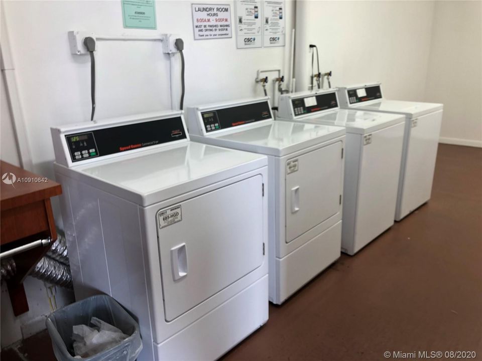 Vendido Recientemente: $94,900 (1 camas, 1 baños, 811 Pies cuadrados)