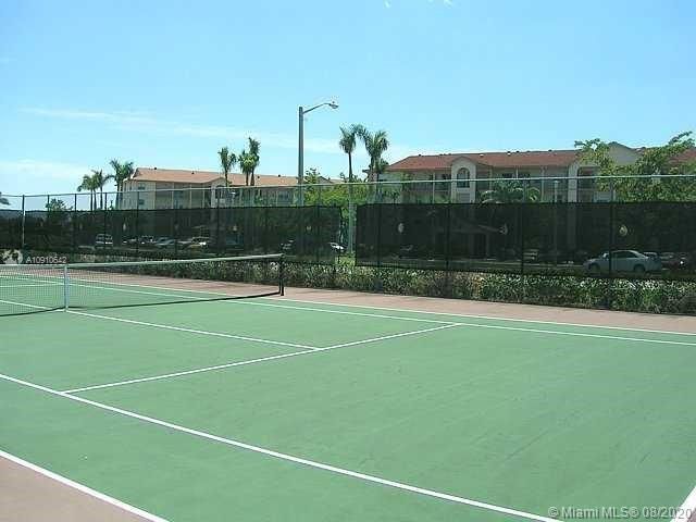 Vendido Recientemente: $94,900 (1 camas, 1 baños, 811 Pies cuadrados)