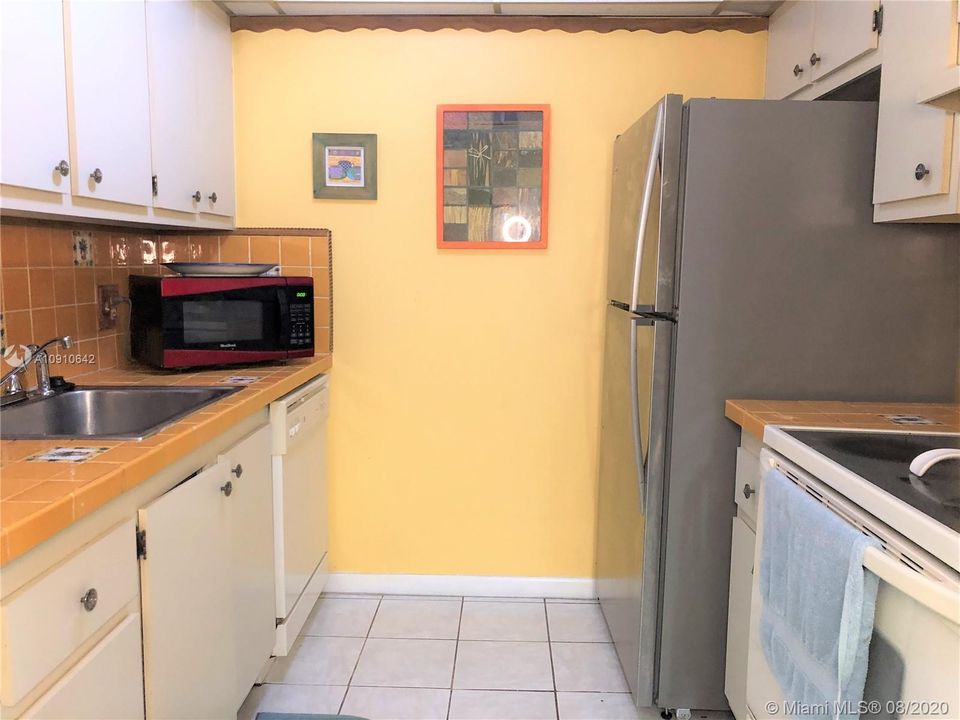 Vendido Recientemente: $94,900 (1 camas, 1 baños, 811 Pies cuadrados)
