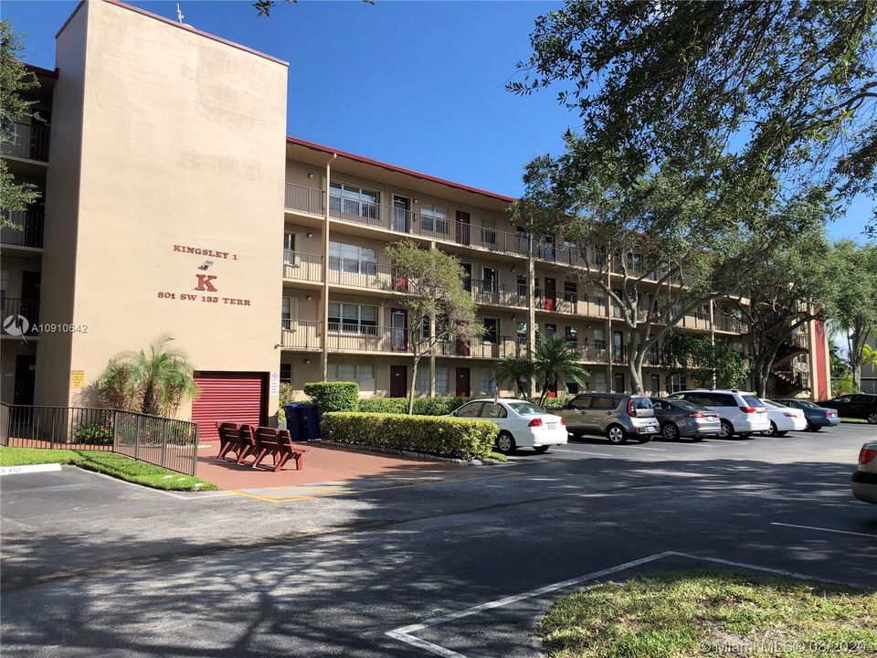 Vendido Recientemente: $94,900 (1 camas, 1 baños, 811 Pies cuadrados)