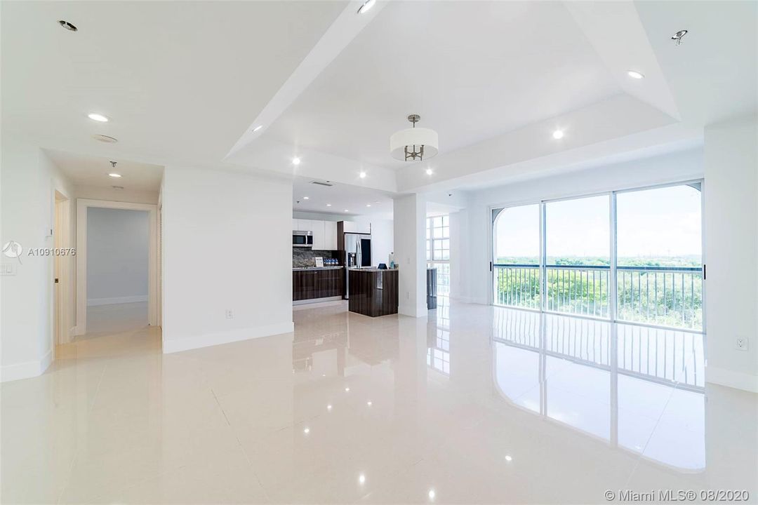Recently Sold: $569,000 (3 beds, 2 baths, 2004 Square Feet)