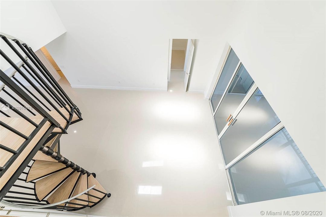 Recently Sold: $569,000 (3 beds, 2 baths, 2004 Square Feet)