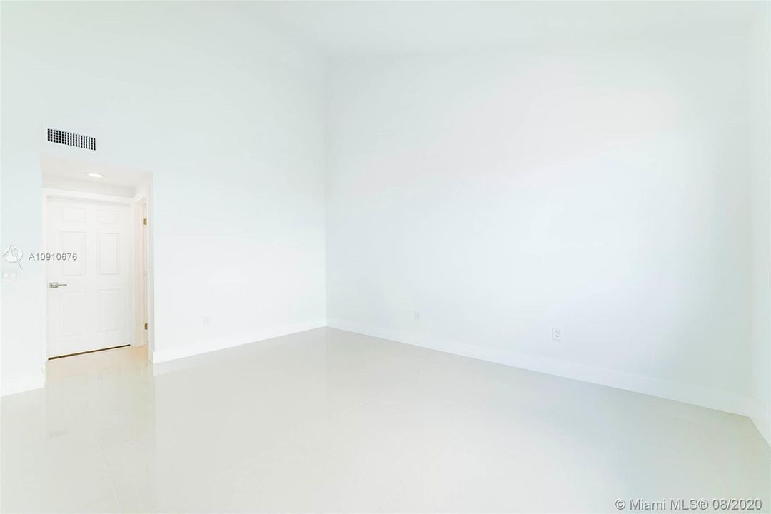 Recently Sold: $569,000 (3 beds, 2 baths, 2004 Square Feet)