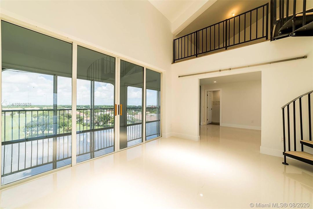 Recently Sold: $569,000 (3 beds, 2 baths, 2004 Square Feet)