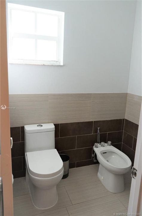 Recently Sold: $430,000 (3 beds, 2 baths, 1716 Square Feet)