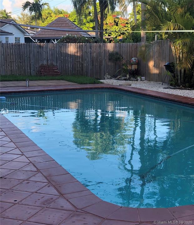 Recently Sold: $649,000 (3 beds, 2 baths, 2069 Square Feet)