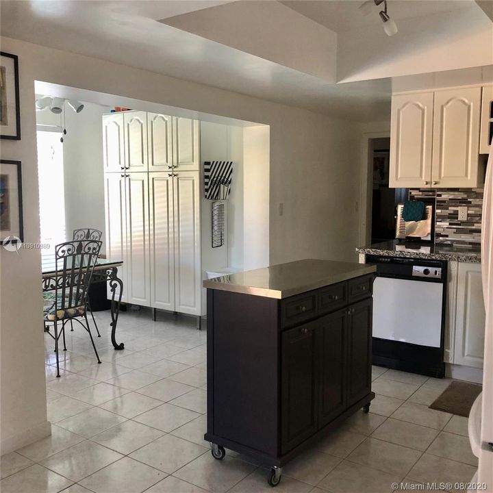 Recently Sold: $649,000 (3 beds, 2 baths, 2069 Square Feet)