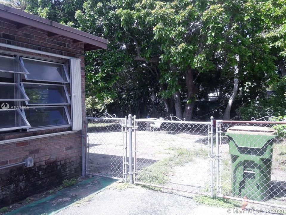 Недавно арендовано: $1,650 (2 спален, 1 ванн, 948 Квадратных фут)