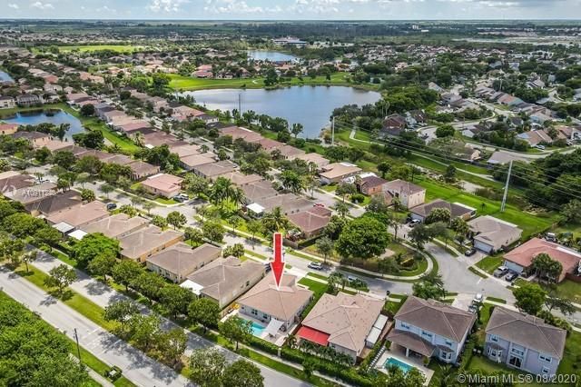 Недавно продано: $319,900 (3 спален, 2 ванн, 1833 Квадратных фут)