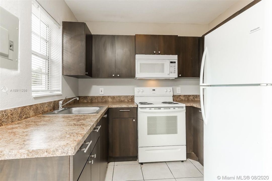 Recently Rented: $2,095 (3 beds, 2 baths, 1092 Square Feet)