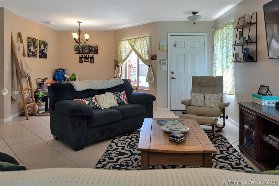 Living Room Photo 2