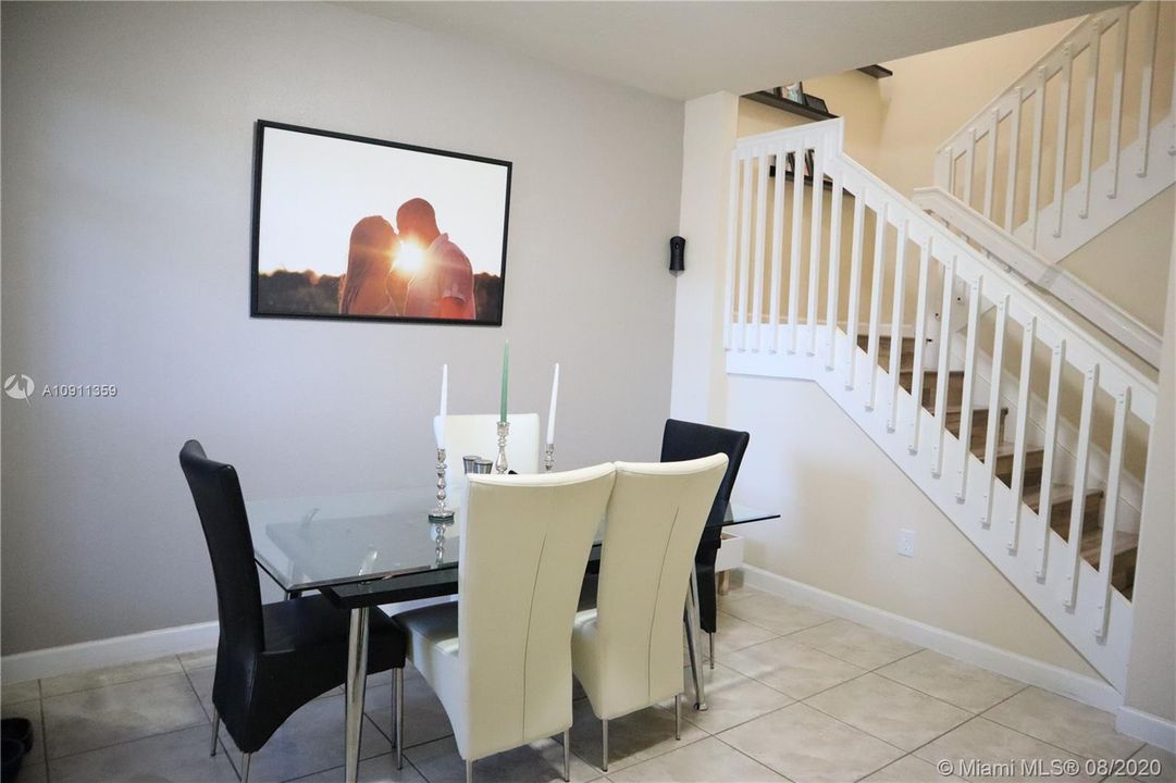 Vendido Recientemente: $260,000 (3 camas, 2 baños, 1535 Pies cuadrados)