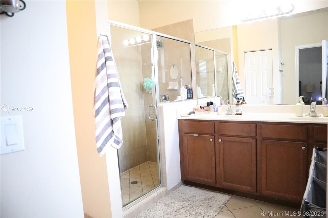Vendido Recientemente: $260,000 (3 camas, 2 baños, 1535 Pies cuadrados)