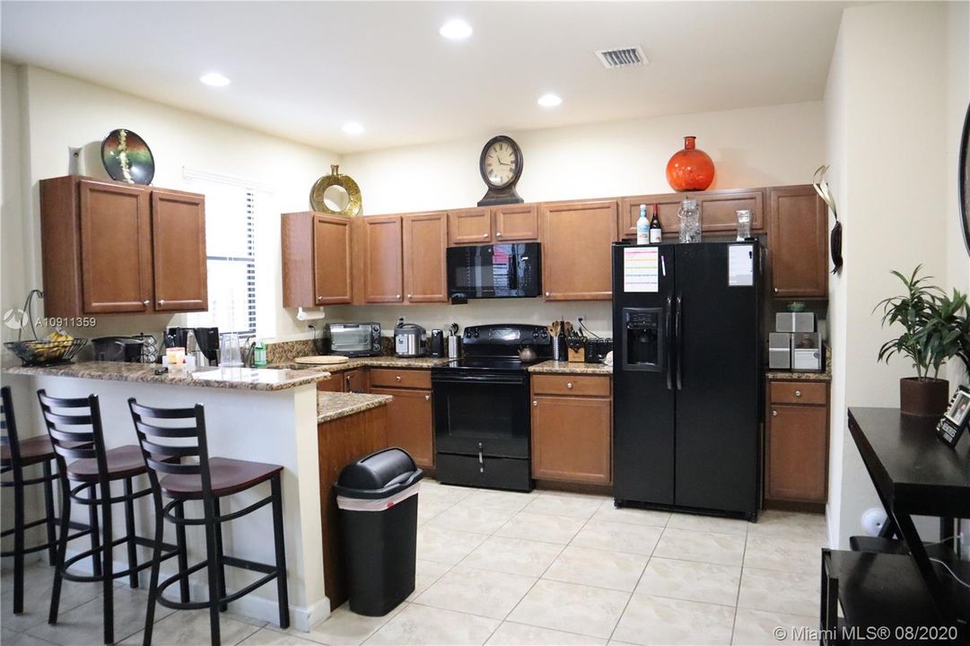 Vendido Recientemente: $260,000 (3 camas, 2 baños, 1535 Pies cuadrados)