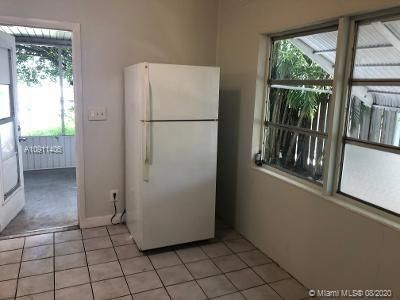 Recently Rented: $900 (1 beds, 1 baths, 425 Square Feet)