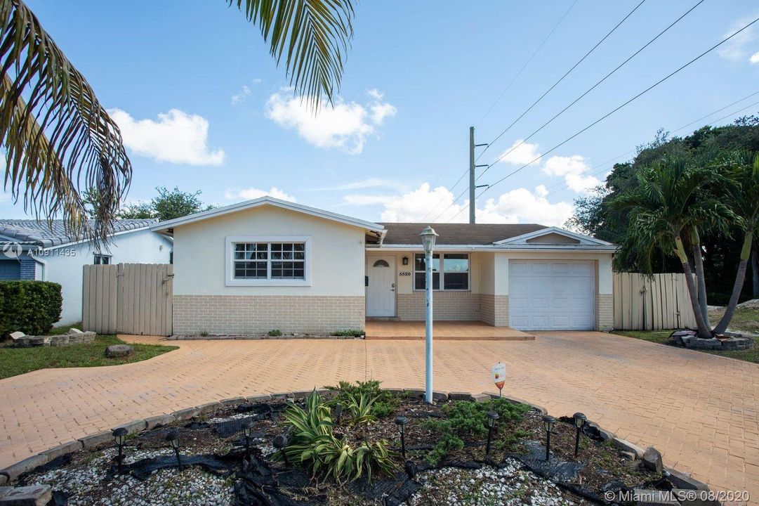 Recently Rented: $3,400 (4 beds, 2 baths, 2356 Square Feet)