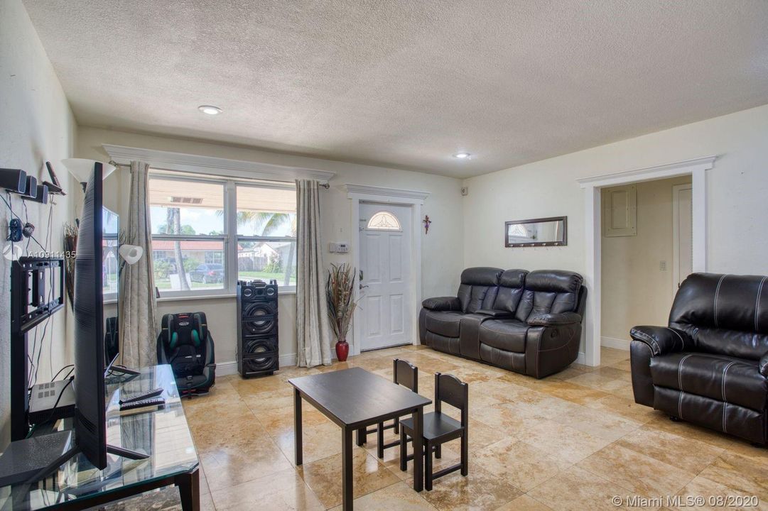 Recently Rented: $3,400 (4 beds, 2 baths, 2356 Square Feet)
